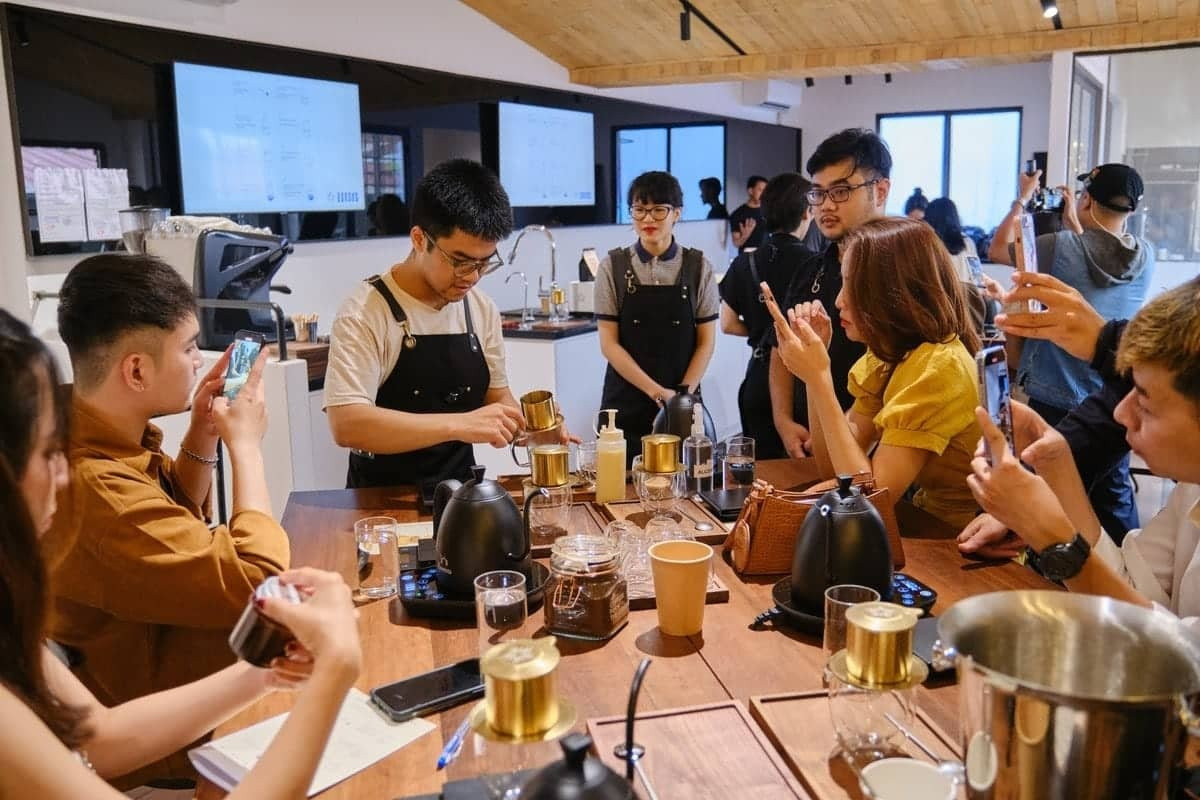 vietnam-coffee-experiences-workshop-classes-saigon-lacaph-5.jpg