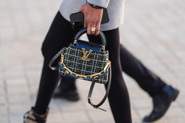Capucines, một trong những dòng túi xách đắt đỏ nhất của Louis Vuitton aa1jnsphimg.jpg