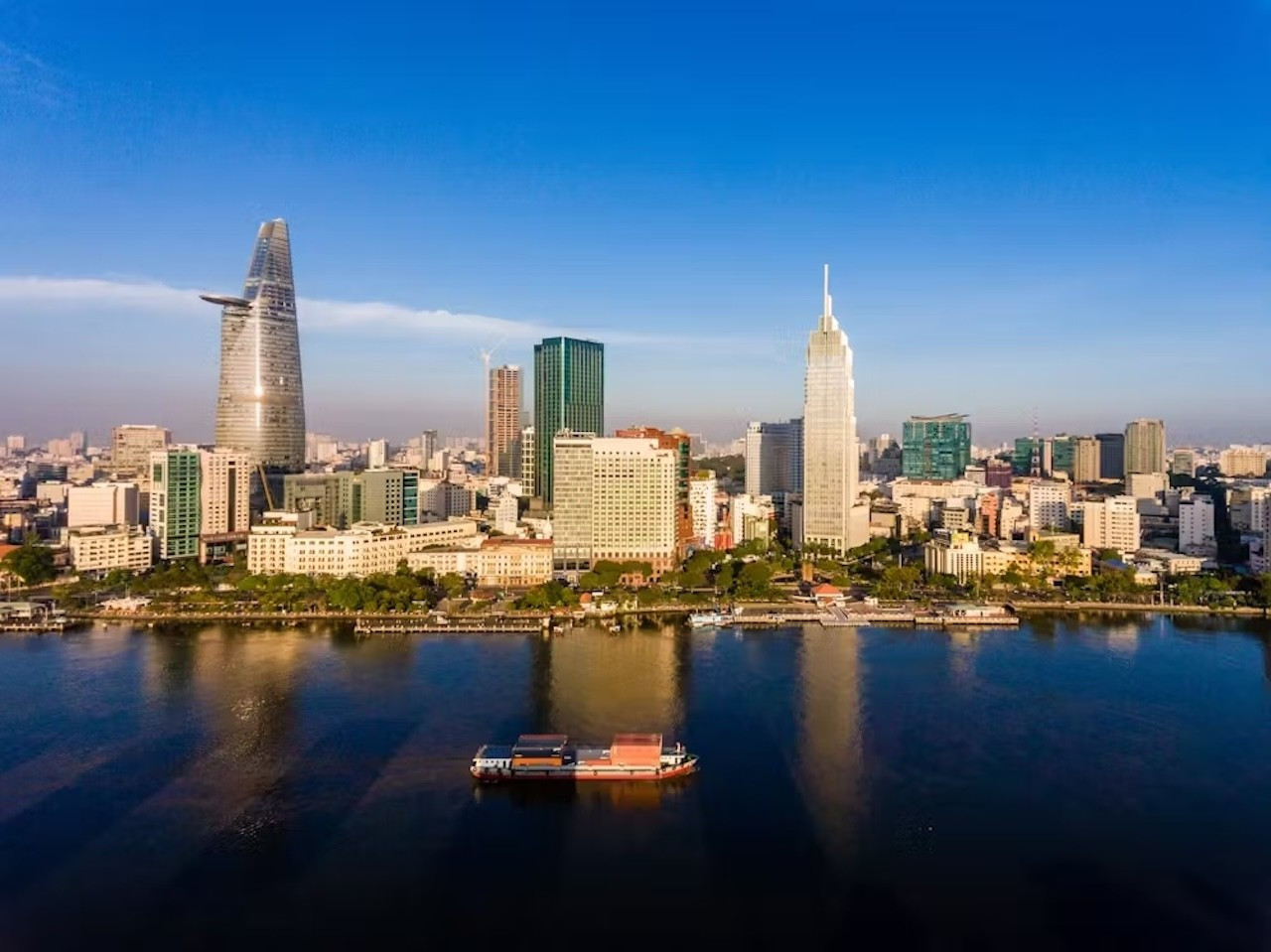 Việt Nam đang đứng trong hàng ngũ những nền kinh tế hàng đầu Đông Nam Á file-20250506-56-n4e47k.jpg