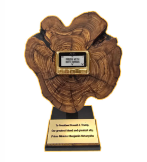 Máy nhắn tin mạ vàng từ Israel screenshot-2025-10-31-at-120204.png