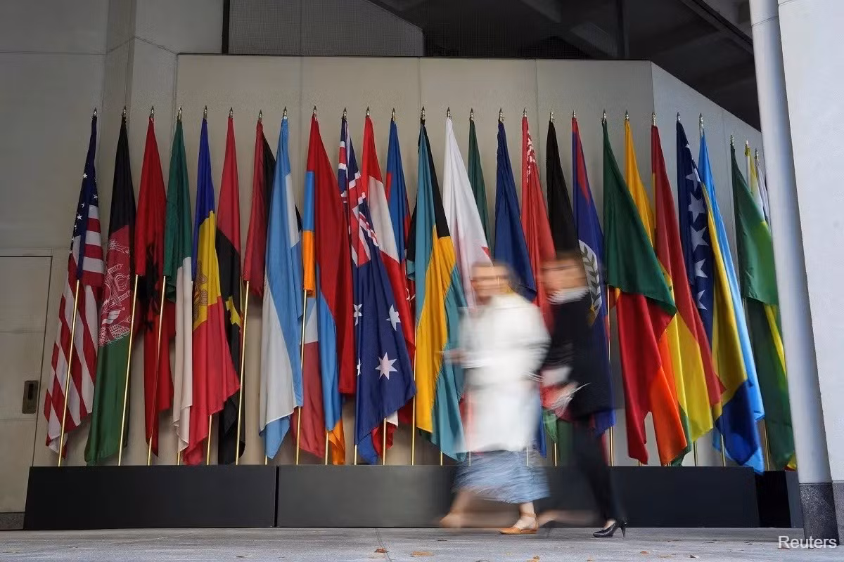 global-economy-flags-imf-world-bank-20251019180936-reuters.jpg