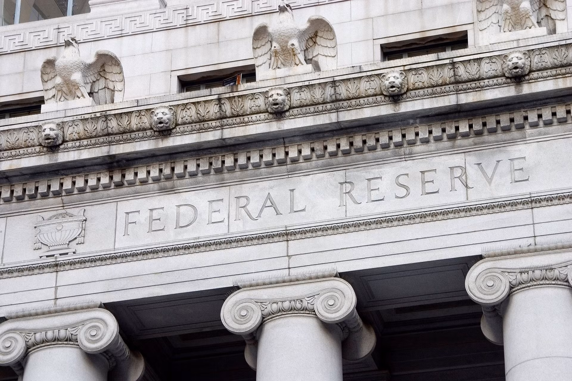 federal-reserve-building.jpg