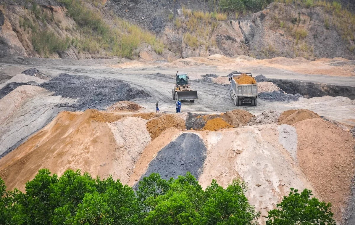vietnam-rare-earths-phuong-d-nguyen-shutterstockcom.jpg