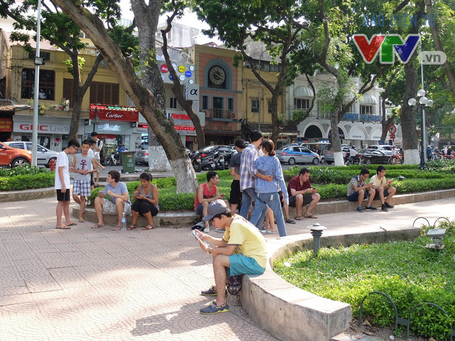Bạn trẻ dàn trận để "săn" Pokémon ảnh 6