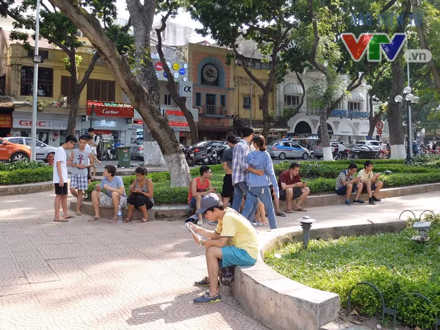 Bạn trẻ dàn trận để "săn" Pokémon ảnh 6