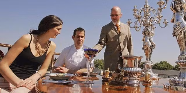 Người giàu miễn nhiễm với suy thoái, ngày một giàu hơn