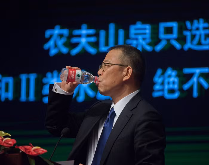 Một người đàn ông Trung Quốc trở thành tỷ phú đôla nhờ… nước