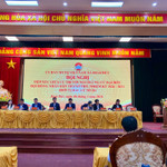 Quang cảnh buổi tiếp xúc cử tri tại xã Hoài Đức