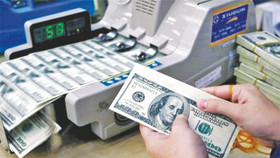 Tỷ giá USD tiếp tục tăng, chạm sát trần quy định