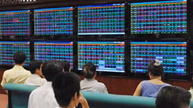 Thị trường kỳ vọng phục hồi từ vùng giá 1.300 điểm