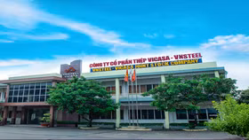 HOSE cảnh báo một doanh nghiệp thép vì chậm công bố giao dịch hơn một năm