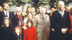 Gia tộc siêu giàu Rothschild đang âm thầm vào Việt Nam như thế nào?