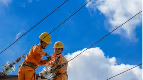 Lợi nhuận rực rỡ, giá điện tăng nhưng cổ phiếu vẫn “lặng thinh”