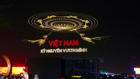 TP.HCM dừng trình diễn 10.500 drone vào tối 1/5 sau sự cố rơi thiết bị trong đêm 30/4