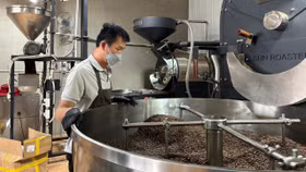 Giá cà phê lập đỉnh, doanh nghiệp ồ ạt xây nhà máy chế biến