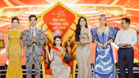 Bùi Thị Thùy Dương (SBD 225, Đồng Tháp) Giám đốc Công ty TNHH MTV Mỹ nghệ An Khang Tháp Mười đăng quang Hoa hậu Thương hiệu Việt Nam 2026. Photo: Team Bình Nguyễn