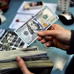 Tỷ giá USD/VND hôm nay ngày 20/10: USD tự do tăng mạnh, tỷ giá ngân hàng đi ngang