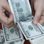 Tỷ giá USD/VND hôm nay ngày 30/10: Tỷ giá trung tâm giảm, USD ngân hàng biến động trái chiều