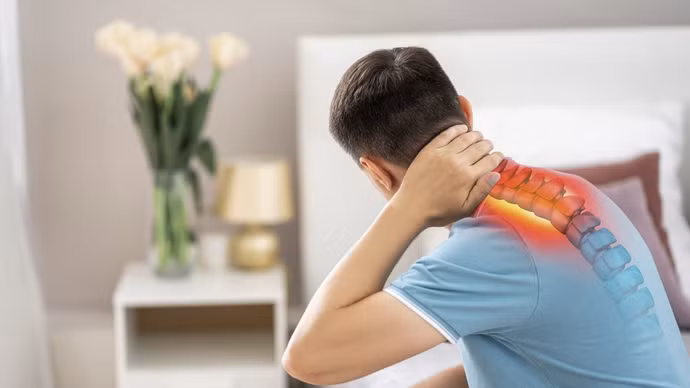 5 bài tập đơn giản giúp giảm đau cổ, cải thiện tư thế cho người thường xuyên dùng thiết bị điện tử