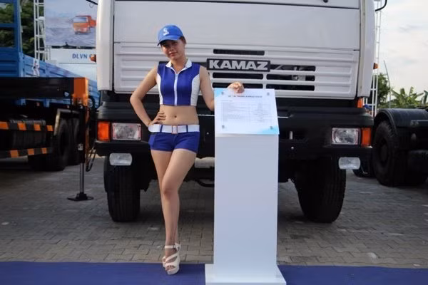 Xe Kamaz được giới thiệu tại một triển lãm ô tô tại Việt Nam. Ảnh: internet