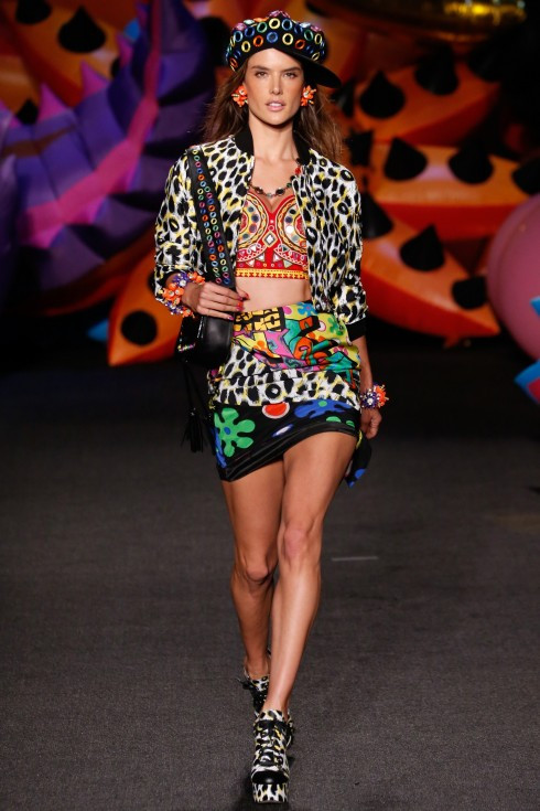 Bộ sưu tập thời trang Moschino Resort 2017 ảnh 1 Bộ sưu tập thời trang Moschino Resort 2017 ảnh 1