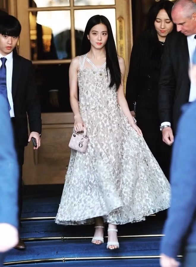 Jisoo Blackpink hiện đang là Đại sứ toàn cầu của Dior