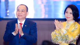 Vợ chồng ông Phạm Nhật Vượng và bà Phạm Thu Hương đều đang là những tỷ phú USD của Việt Nam