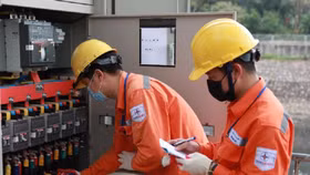 Nhóm khách hàng nào sẽ áp dụng giá điện 2 thành phần từ đầu năm 2026?