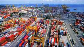 Kim ngạch xuất nhập khẩu Việt Nam sang một quốc gia láng giềng tăng kỷ lục, đạt hơn 33 tỷ SGD