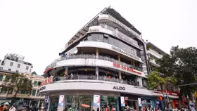 Công trình "Hàm cá mập" trước khi được phá dỡ phục vụ kế hoạch cải tạo