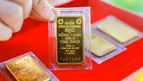 Vàng miếng SJC tiến gần mốc 123 triệu đồng/lượng