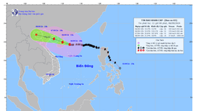 Vị trí tâm bão đang cách Quảng Ninh khoảng 570km