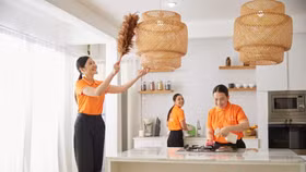 Dọn nhà theo giờ, công việc “hốt bạc” những ngày cận Tết