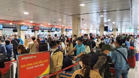 Các chặng bay từ TP.HCM ra các tỉnh phía Bắc đã gần kín chỗ