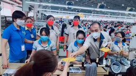 Doanh nghiệp nào đang dẫn đầu “đường đua” thưởng Tết Bính Ngọ 2026?