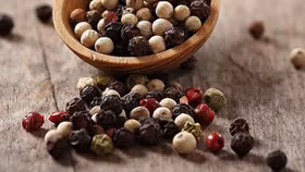 Giá nông sản hôm nay (5/5): Giá tiêu neo cao ở mức trên 155.000 đồng/kg, kỳ vọng tăng giá sau nghỉ lễ