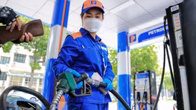 Giá xăng giảm tiếp trong kỳ điều hành tuần này