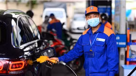 Giá xăng đồng loạt tăng