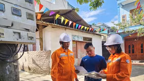 Người dân phản ánh hóa đơn tiền điện tăng cao, EVN nói có “thông tin giả nhằm câu view”