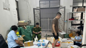 Mở rộng truy quét, phát hiện 4 cơ sở kinh doanh mỹ phẩm nhập lậu tại Hà Nội