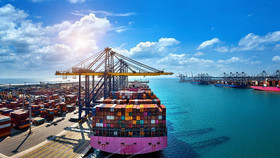 Từ nông sản đến công nghệ cao: Xuất khẩu Việt Nam năm 2025 lập kỷ lục toàn diện