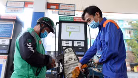 Giá xăng, dầu đồng loạt tăng sau cú đúp giảm 2 phiên trong 4 ngày