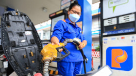 Giá xăng đồng loạt giảm về dưới 20.000 đồng/lít