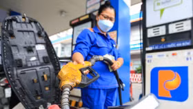 Giá xăng đồng loạt giảm về dưới 20.000 đồng/lít
