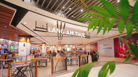 Quán xá rời phố lớn, đổ bộ trung tâm thương mại