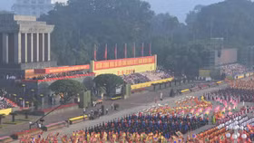 Doanh nhân Việt Nam bừng khí thế trong ngày hội non sông