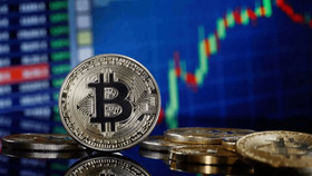 Bitcoin giảm mạnh, Ethereum có dấu hiệu bứt phá "vượt mặt"