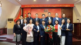 Đảng bộ HBA trao Huy hiệu 30 năm tuổi Đảng và kết nạp Đảng viên mới