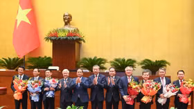 Quốc hội kiện toàn nhiều vị trí cán bộ cấp cao