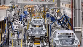 PMI vượt ngưỡng 50 điểm sau 4 tháng, ngành sản xuất phục hồi giữa “bão” thuế quan